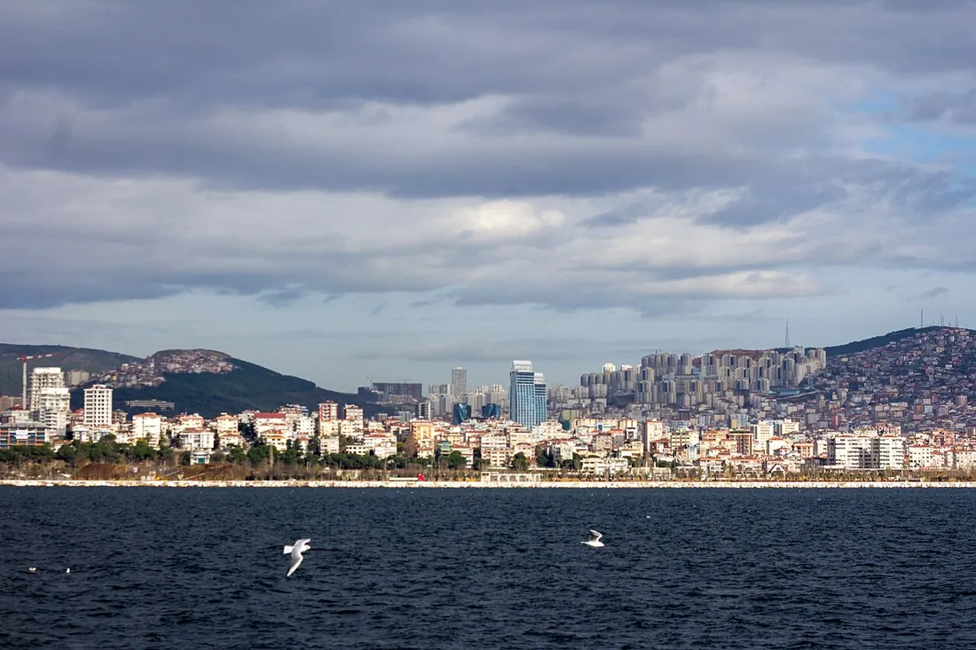 Maltepe iç mekan paslanmaz döner merdiven Maltepe iç mekan paslanmaz döner merdiven